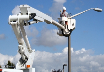 lighting repair with bucket truck